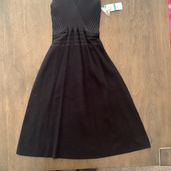 INC Black Sleeveless V- neck sweater dress. Size Large. New ! - Picture 8 of 9